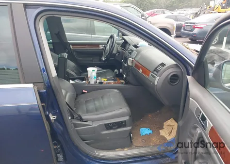 2006 Volkswagen Touareg V8 z USA, uszkodzony, nr VIN WVGZM77L86D020255